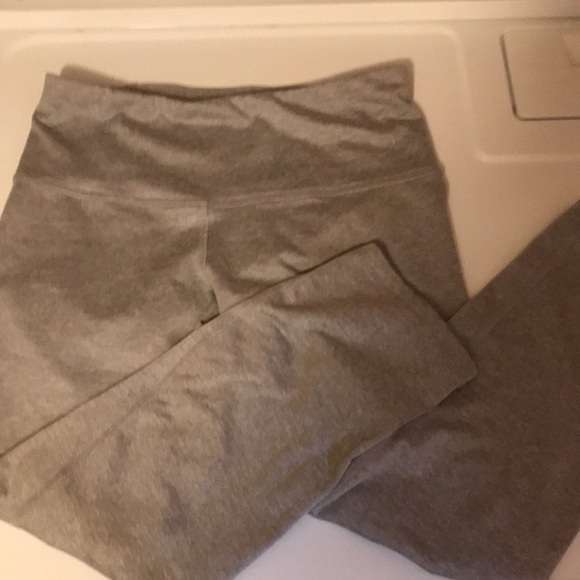 2 pairs old navy compression pants - Picture 3 of 5